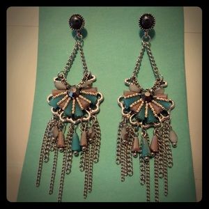Elegant and beautiful tassel earrings